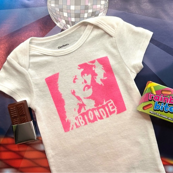BLONDIE Debbie Harry inspired soft graffiti Gerber baby onesies 3-6M - Picture 10 of 14